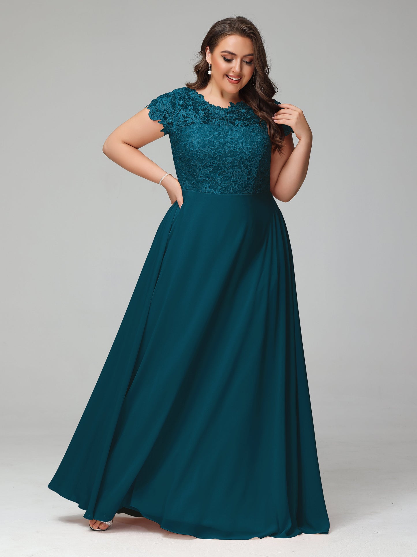 Crew Neck Delicate Chiffon Plus Size Bridesmaid Dresses