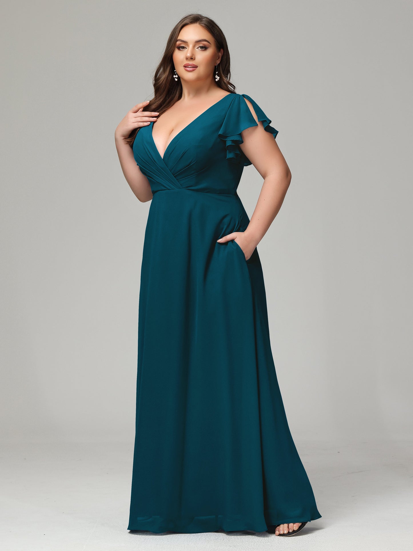 V Neck Chiffon Plus Size Long Bridesmaid Dresses with Sleeves